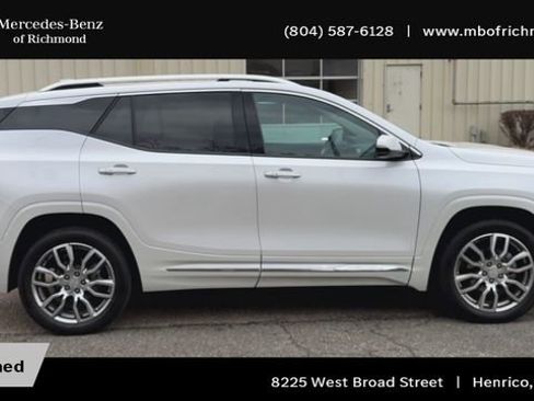 Used 2023 GMC Terrain Denali AWD/4WD image 3