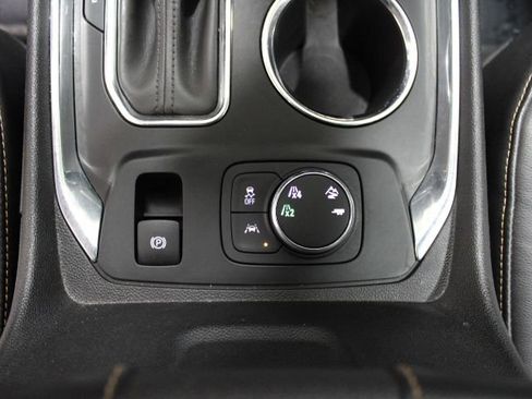 Used 2018 Chevrolet Traverse Premier AWD/4WD image 35