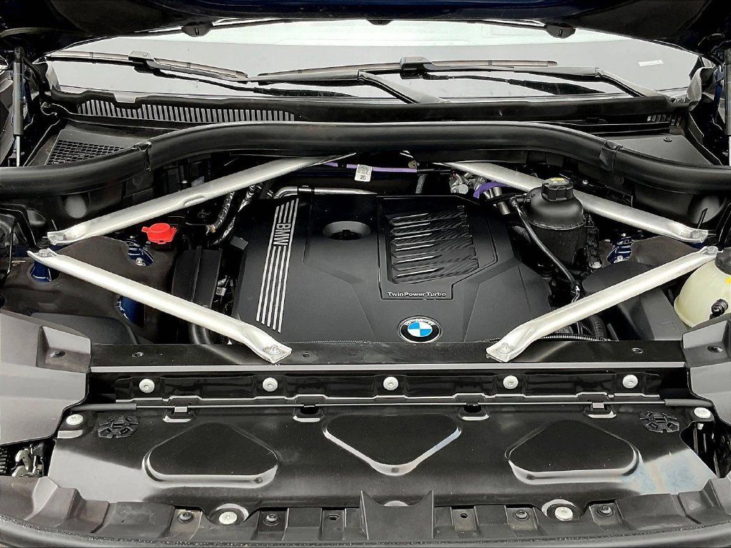 Used 2021 BMW X7 xDrive40i w/ Premium Package AWD/4WD image 34
