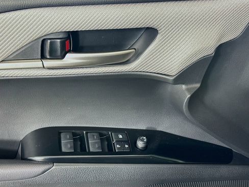 Used 2025 Toyota Camry SE image 17