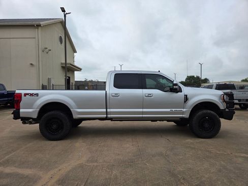 Used 2019 Ford F350 Lariat w/ Lariat Ultimate Package image 4