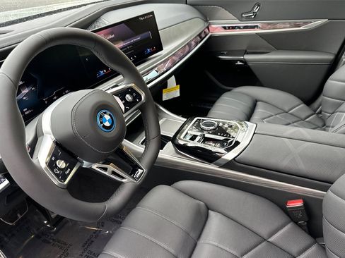 New 2026 BMW i7 xDrive60 image 7