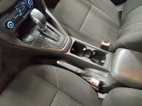 Used 2018 Ford Focus SE FWD image 26