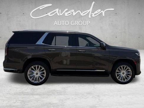 Used 2021 Cadillac Escalade Premium Luxury RWD image 17