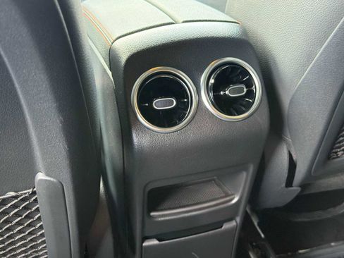 Used 2022 Mercedes-Benz GLA 250 4MATIC image 16