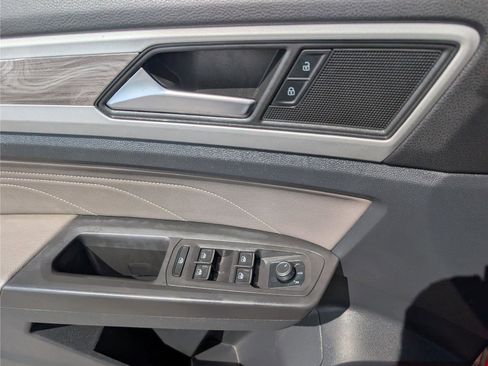 Used 2022 Volkswagen Atlas Cross Sport SE AWD/4WD image 19
