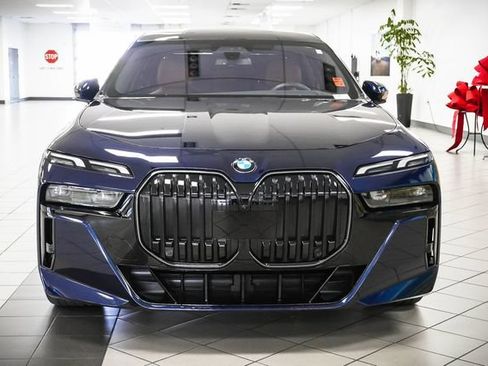 Used 2024 BMW 740i xDrive AWD/4WD image 4