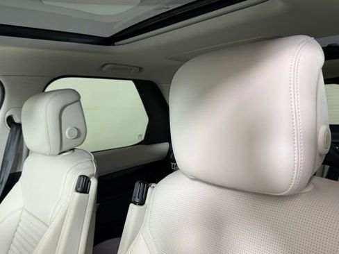 Certified 2025 Land Rover Discovery S image 16