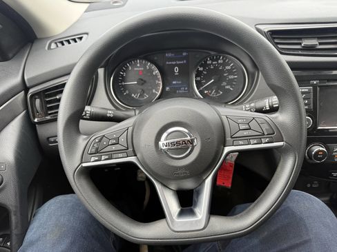 Used 2021 Nissan Rogue Sport S image 22