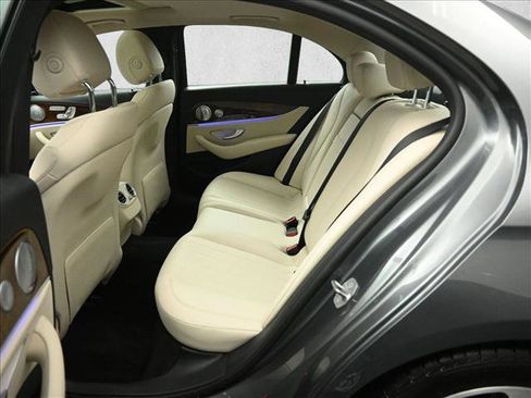 Used 2017 Mercedes-Benz E 300 4MATIC image 21