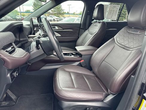 Used 2025 Ford Explorer Platinum w/ LUX Leather Package AWD/4WD image 10