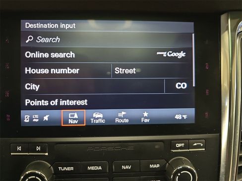 Used 2018 Porsche Macan S image 24