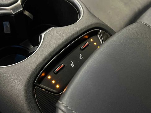 Certified 2021 Toyota Venza XLE image 26