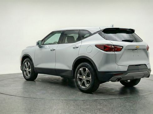 Used 2025 Chevrolet Blazer LT FWD image 6
