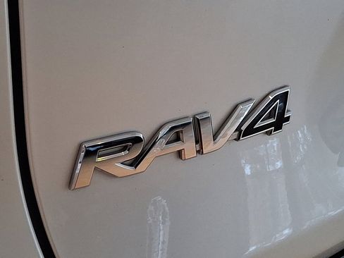 Certified 2023 Toyota RAV4 SE image 29