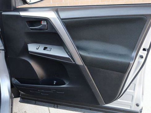 Used 2018 Toyota RAV4 LE image 25