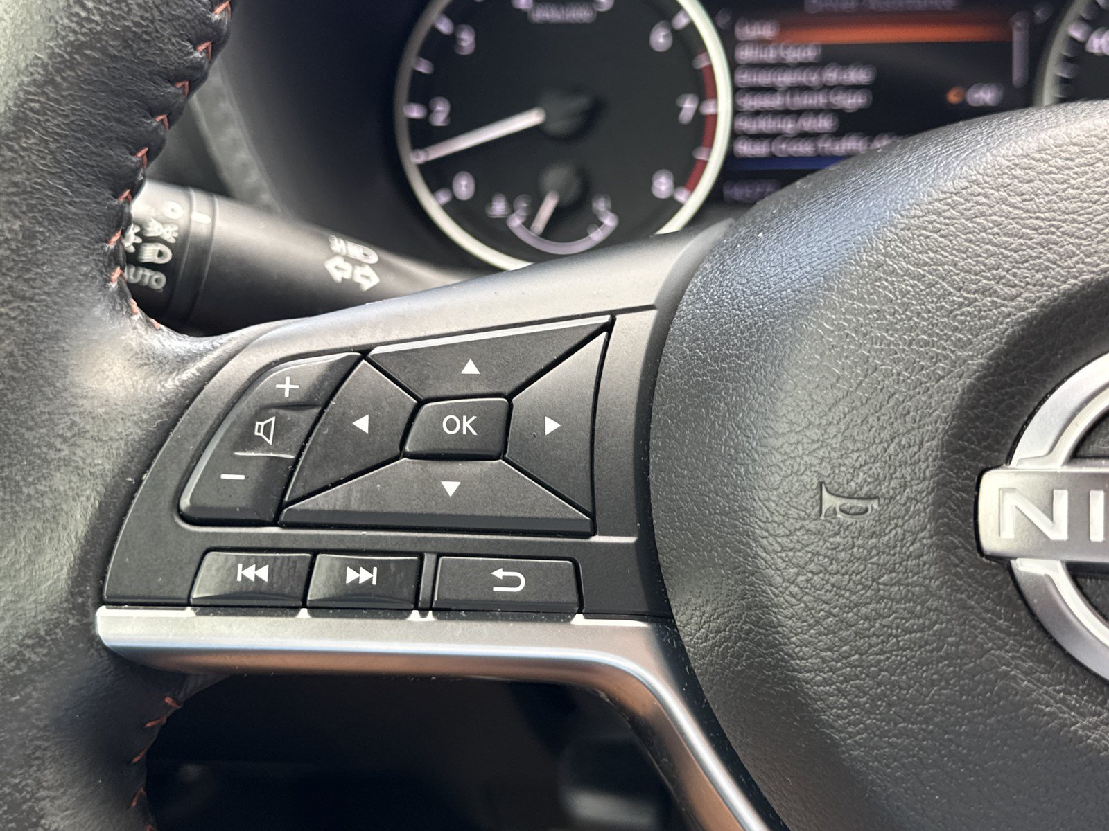 Used 2024 Nissan Sentra SR FWD image 19