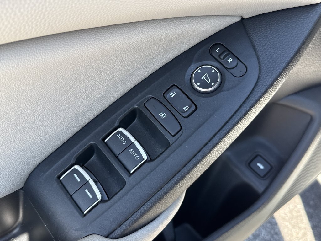 Used 2020 Honda Accord Touring image 18