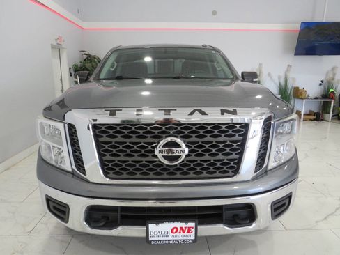 Used 2018 Nissan Titan SV image 8
