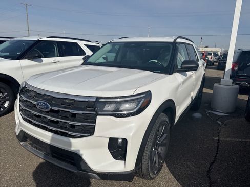 New 2026 Ford Explorer Active w/ Active Comfort Package AWD/4WD image 1