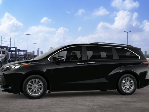 New 2026 Toyota Sienna XLE AWD/4WD image 3