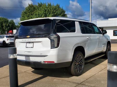 New 2025 Chevrolet Suburban LT w/ Comfort Package image 2