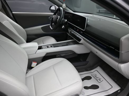 Used 2024 Hyundai Ioniq 6 SEL RWD image 32