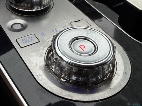 Used 2025 Genesis GV80 2.5T Standard image 18