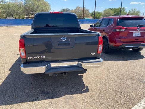 Used 2013 Nissan Frontier SV RWD image 13