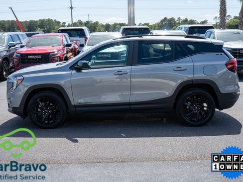 Used 2023 GMC Terrain SLE w/ Driver Convenience Package FWD image 6