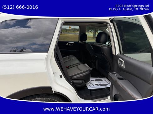 Used 2020 Nissan Pathfinder SL FWD image 11