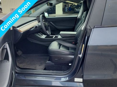 Used 2021 Tesla Model Y Long Range image 8