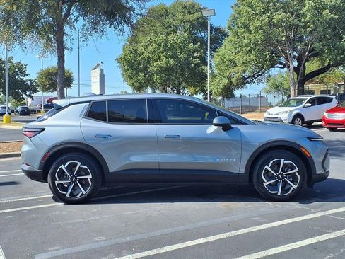 Used 2025 Chevrolet Equinox EV LT image 4