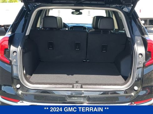 Used 2024 GMC Terrain Denali w/ Black Diamond Edition AWD/4WD image 5