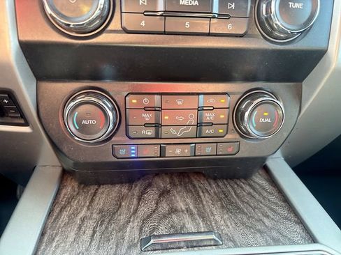 Used 2019 Ford F250 Lariat AWD/4WD image 19