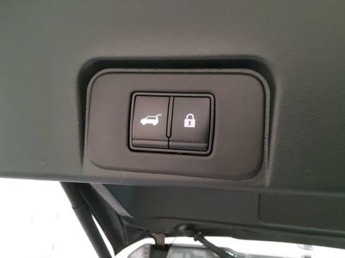 Used 2021 Nissan Rogue SL AWD/4WD image 10