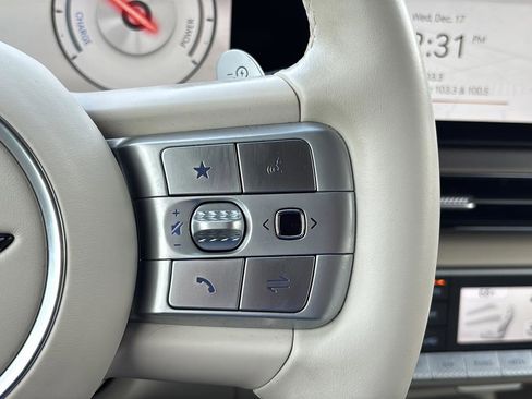 Certified 2023 Genesis GV60 Advanced image 28