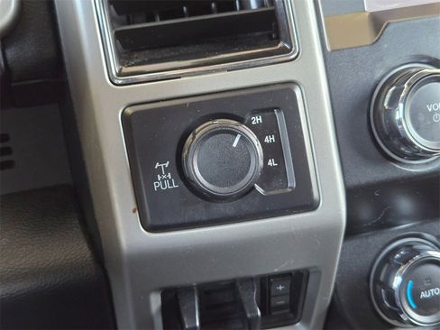 Used 2019 Ford F250 Lariat w/ Chrome Package image 19