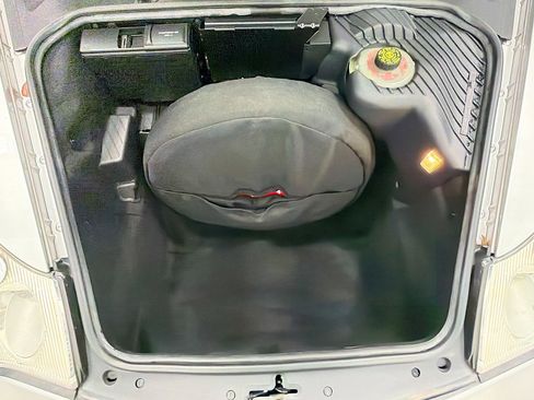 Used 2004 Porsche 911 Carrera image 13