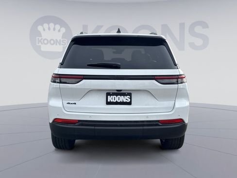 New 2025 Jeep Grand Cherokee Altitude image 5