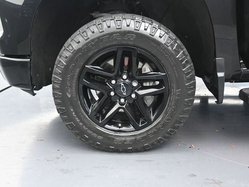 Used 2023 Chevrolet Silverado 1500 Custom Trail Boss w/ LPO, Dark Essentials Package AWD/4WD image 13