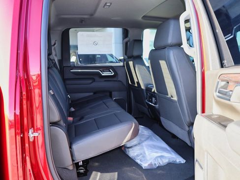 New 2026 GMC Sierra 2500 SLT w/ SLT Premium Package image 30