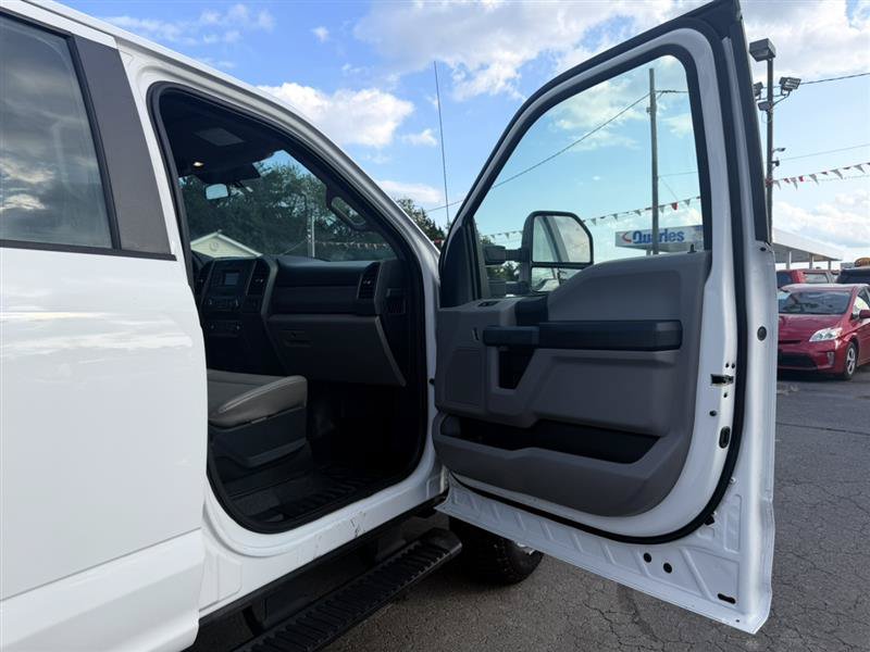 Used 2017 Ford F250 XL w/ Power Equipment Group AWD/4WD image 15