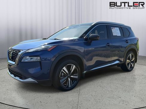 Used 2023 Nissan Rogue Platinum AWD/4WD image 2