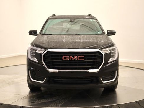 Used 2023 GMC Terrain SLE w/ Driver Convenience Package image 8