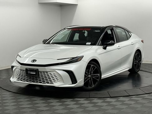 Used 2025 Toyota Camry XSE image 2
