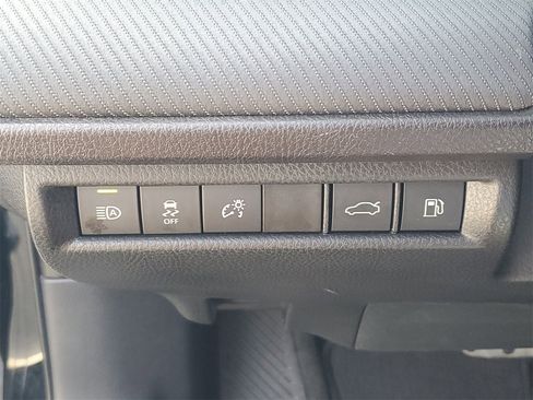 Used 2025 Toyota Camry LE image 29