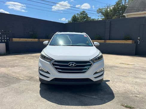 Used 2018 Hyundai Tucson SEL Plus FWD image 2