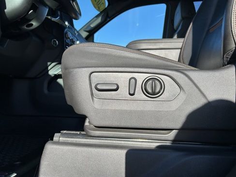 Certified 2022 GMC Sierra 1500 AT4 w/ AT4 Preferred Package image 34