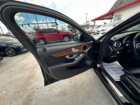 Used 2019 Mercedes-Benz C 300 Sedan image 7